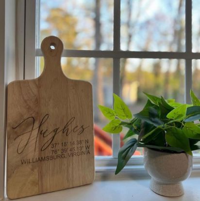Picture of Laser Engraved Medium Wooden Bread / Charcuterie Board